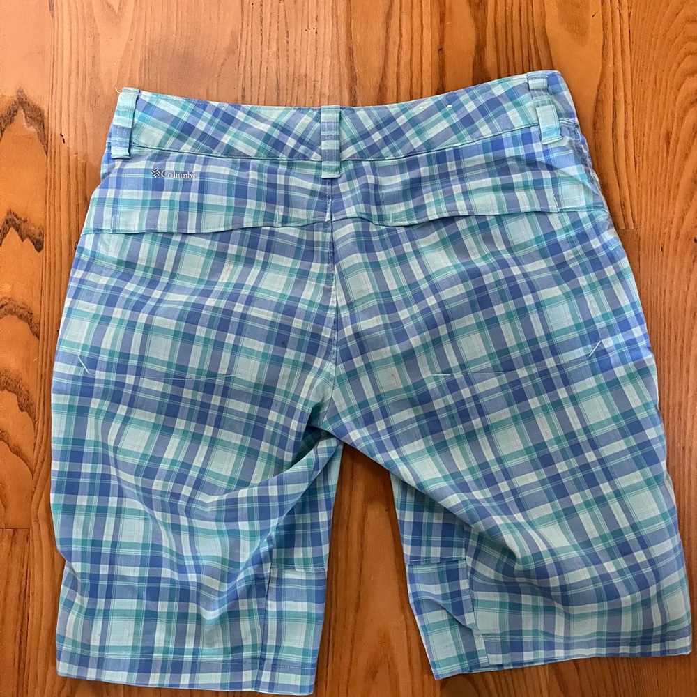 COPY - Columbia womens hiking shorts size 4 - Picture 4 of 8